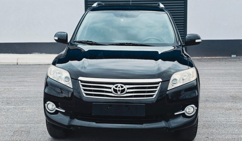 
								TOYOTA RAV-4 full									