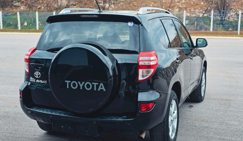 
								TOYOTA RAV-4 full									