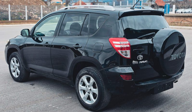 
								TOYOTA RAV-4 full									