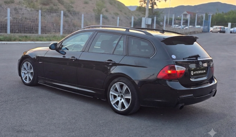
								BMW 330d X-drive full									
